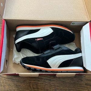 New! Kids Unisex Puma Black ST Runner SD size 2C